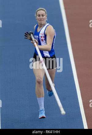 Birmingham, Regno Unito. 09Feb, 2019. Holly Bradshaw donne Pole Vault Finals durante SPAR British Indoor Athletics Championships 2019 all'Arena Birmingham su Sabato, 09 febbraio 2019. BIRMINGHAM INGHILTERRA. (Solo uso editoriale, è richiesta una licenza per uso commerciale. Nessun uso in scommesse, giochi o un singolo giocatore/club/league pubblicazioni.) Credito: Taka G Wu/Alamy News Credito: Taka Wu/Alamy Live News Foto Stock