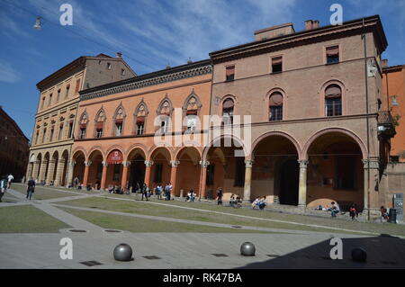 Magnifici edifici medievali sulla Via Di Stefano di Bologna. Viaggi, vacanze, architettura. Marzo 31, 2015. Bologna, Emilia Romagna, Italia. Foto Stock