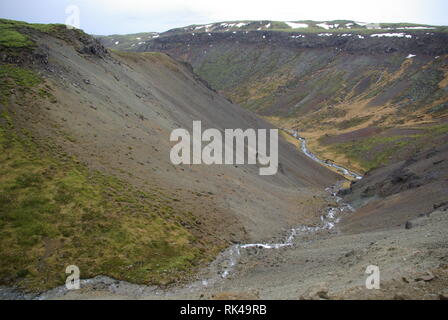 Der Fluss geothermale Reykjadalur nell isola Foto Stock