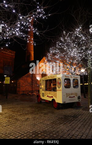 Caseificio reale Ice Cream Company, Ice Cream van, Albert Dock, Liverpool, England, Regno Unito Foto Stock