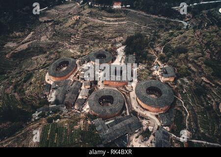 Vista aerea del Tulou, le abitazioni uniche di Hakka nel Fujian, Cina. Foto Stock