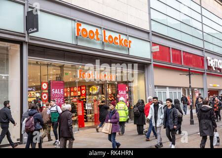 Per Foot Locker store nel centro di Manchester a vendere calzature e abbigliamento sportivo, Manchester, Inghilterra Foto Stock