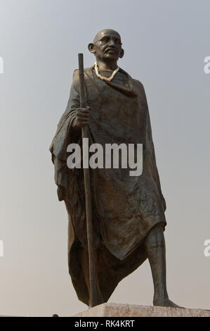 Statua del Mahatma Gandhi a livello nazionale sale Satyagraha Memorial, Dandi spiaggia vicino Navsari, Gujarat, India Foto Stock