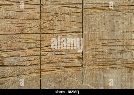 In legno marrone con texture profonde rigature verticali Foto Stock