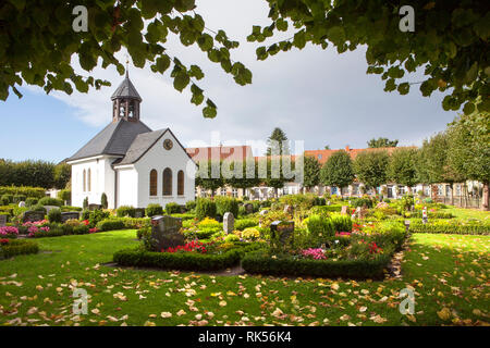 La pesca trimestre Holm, cimitero, Schleswig, Schleswig-Holstein, Germania, Europa Foto Stock