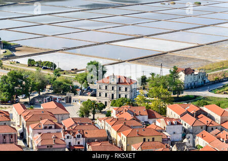 Vista panoramica della città di Ston, conosciuta per le sue saline, in Croazia Foto Stock