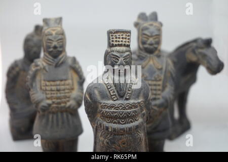 Modello piccolo Guerriero di terracotta souvenir da Xi'an in Cina Foto Stock