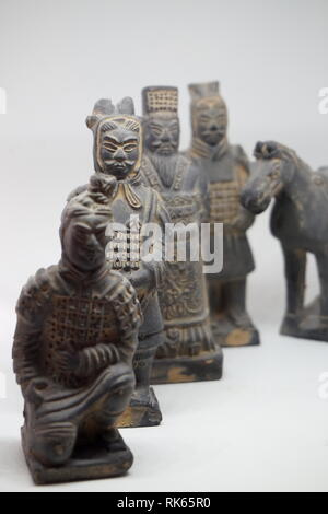 Modello piccolo Guerriero di terracotta souvenir da Xi'an in Cina Foto Stock