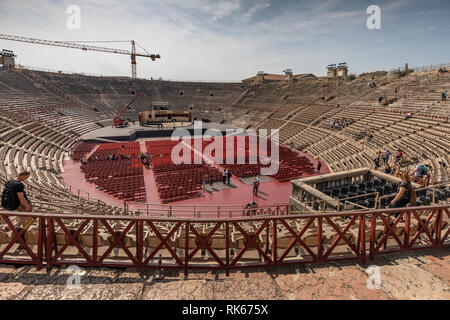 Vista interna dell'Arena di Verona - un antico anfiteatro romano a Verona, Italia Foto Stock