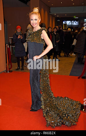 Berlino, Germania. 09Feb, 2019. Carolin Henseler frequentando il 'Out Stealing Horses premiere alla sessantanovesima Festival Internazionale del Cinema di Berlino/Berlinale 2019 alla Berlinale Palast il 9 febbraio 2019 a Berlino, Germania. Credito: Geisler-Fotopress GmbH/Alamy Live News Foto Stock