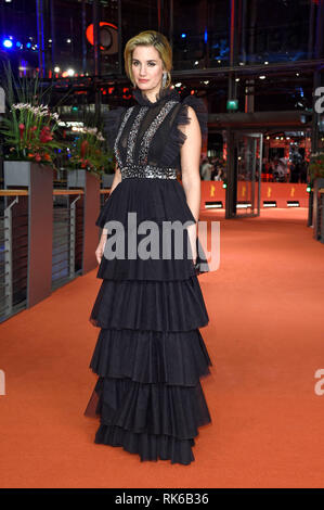 Berlino, Germania. 09Feb, 2019. Danica Curcic frequentando il 'Out Stealing Horses premiere alla sessantanovesima Festival Internazionale del Cinema di Berlino/Berlinale 2019 alla Berlinale Palast il 9 febbraio 2019 a Berlino, Germania. Credito: Geisler-Fotopress GmbH/Alamy Live News Foto Stock