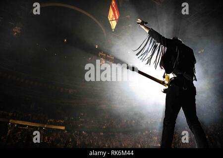 Calgary, Alberta, Canada. Il 9 febbraio, 2019. Max Kerman della banda Arkells compie durante il Rally Arkells grido Tour a Calgary, Alberta. Credito: Baden Roth/ZUMA filo/Alamy Live News Foto Stock