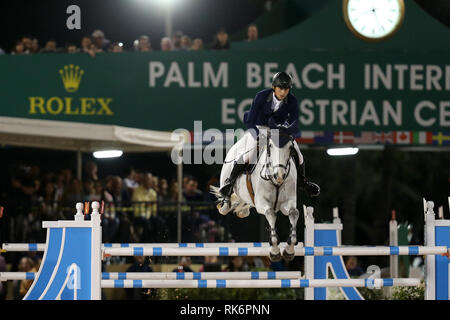 Florida, Stati Uniti d'America. 9 Feb 2019. Martin Fuchs partecipa nella classe 101 - FEI CSI5* $391,000 Fidelity Investments Grand Prix dove il vincitore è stato Martin Fuchs (Svizzera) il secondo posto è stato Kent Farrington (USA) e il terzo è stato Conor Swail (IRE). Credito: tempeste Media Group/Alamy Live News Foto Stock