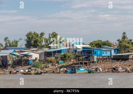 Phnom Penh Cambogia fiume in traghetto per l'isola di seta Foto Stock