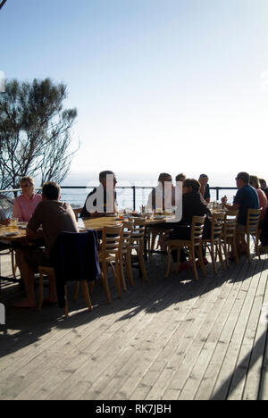 La prima colazione presso il Lodge - un eco-friendly hotel sostenibile sul 4-giorno Baia di incendi a piedi, East Coast, Tasmania, Australia. Foto Stock