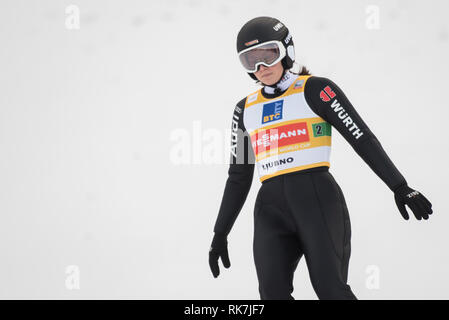 Anna Rupprecht di Germania compete durante l evento di team alla FIS Ski Jumping World Cup Ladies Ljubno il 9 febbraio 2019 a Ljubno, Slovenia. (Foto di Rok Rakun / Pacific Stampa) Foto Stock