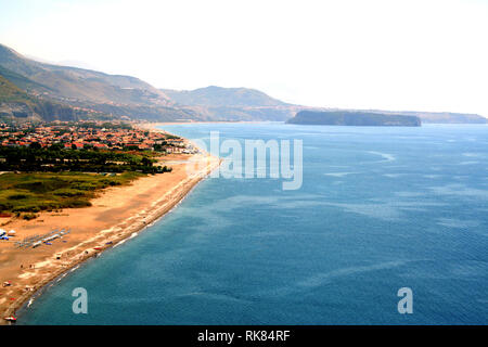 Vista aerea della Basilicata e Calabria costa e spiaggia, Italia Foto Stock