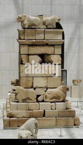 Necrópolis Ibérica de Pozo Moro. 525-501 a. C. Torre de arenisca. Chinchilla de Monte-Aragón (Provincia de Albacete, Castilla-La Mancha). Museo Arqueológico Nacional. Madrid. España. Foto Stock