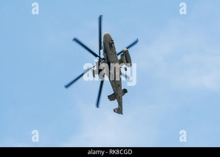 Mosca, Russia - 23 Febbraio 2012: Combat elicottero russo ad un air show a Mosca. Foto Stock