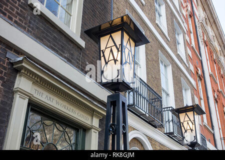 L'arte dei lavoratori Guild, Queen Square, Bloomsbury, Londra, WC1, Regno Unito Foto Stock