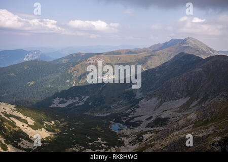 Vista dal monte Chopok su un giorno d'estate e sci escursionismo resort Jasna, Bassi Tatra National Park, Slovacchia Foto Stock