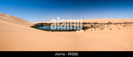 Ubari oasi nel deserto del Sahara, Fezzan, Libia, Africa Foto Stock