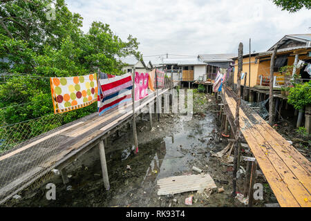 Pulau Ketam, Malaysia. Gennaio 2019. le tipiche case su palafitte sul mare Foto Stock