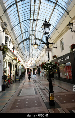 Westbourne Victorian Shopping Arcade, Bournemouth, Inghilterra Foto Stock