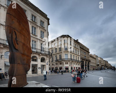 Sanna scultura di Jaune da Plensa a, Place de la Comedie, Bordeaux, Gironde Department, Aquitaine, Francia Foto Stock