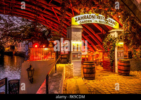 Ristorante Praga sotto il Ponte Carlo, Kampa Certovka Devils Channel turismo Repubblica Ceca Isola di Kampa Praga Foto Stock