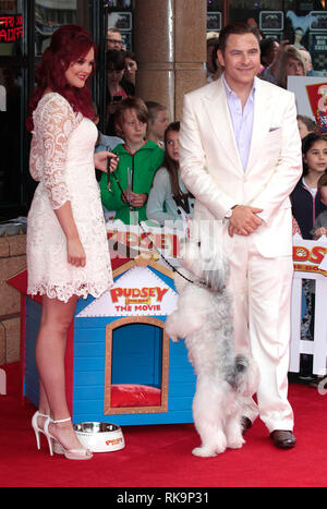 David Walliams, Pudsey e Ashleigh Butler frequentare Pudsey il cane: Il film Premiere mondiale a La Vue Cinema nel quadrato di Leicester, Londra Foto Stock