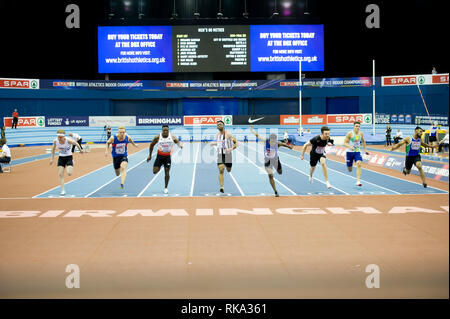 Birmingham, Regno Unito.9 Febbraio, 2019, Geremia, Azu Kyle De Escofet , John Outugade, Imranur Rahman, Sam Miller, Harry, Aikines-Aryeetey, Michael Olsen, Ryan Gorman Mens 60 metri di calore 2 semi-finale traguardo Spar British Indoor Athletics Championships di Birmingham, Inghilterra. Credito: Paolo Saripo/Alamy Live News Credito: Paolo Saripo/Alamy Live News Foto Stock