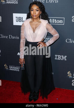 In California, Stati Uniti d'America. 9 Feb 2019. L'attrice Angela Bassett arriva presso la Recording Academy e Clive Davis' 2019 Pre-GRAMMY gala tenutosi presso il Beverly Hilton Hotel il 9 febbraio 2019 a Beverly Hills Los Angeles, California, Stati Uniti. (Foto di Xavier COLLIN/Image Press Agency) Credito: Image Press Agency/Alamy Live News Foto Stock