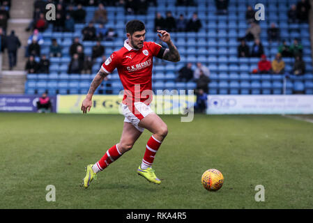 Gillingham, Regno Unito. 9 Feb 2019. Alex Mowatt di Barnsley in azione durante il cielo EFL scommettere League 1 match tra Gillingham e Barnsley presso il MEMS Priestfield Stadium, Gillingham, in Inghilterra il 9 febbraio 2019. Foto di Ken scintille. Solo uso editoriale, è richiesta una licenza per uso commerciale. Nessun uso in scommesse, giochi o un singolo giocatore/club/league pubblicazioni. Credit: UK Sports Pics Ltd/Alamy Live News Foto Stock