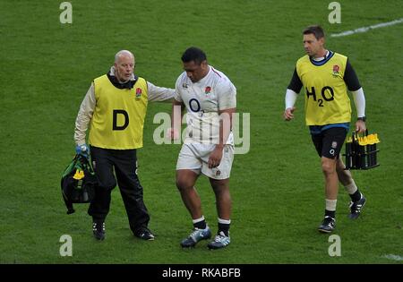 Londra, Regno Unito. 10 feb 2019. Londra, Regno Unito. 10 feb 2019.Mako Vunipola (Inghilterra) lascia il campo. Inghilterra e Francia. Guinness Sei Nazioni di rugby. Stadio di Twickenham. Londra. Regno Unito. 10/02/2019. Credito: Sport In immagini/Alamy Live News Foto Stock