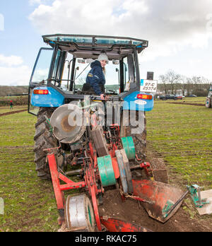 Timogeague, Cork, Ireland. 10th Feb, 2019. Ellen Nyhan, Ballinspittle who took part at the West Cork Ploughing Association match that was held in Timoleague, Co. Cork, Ireland Credit: David Creedon/Alamy Live News Foto Stock