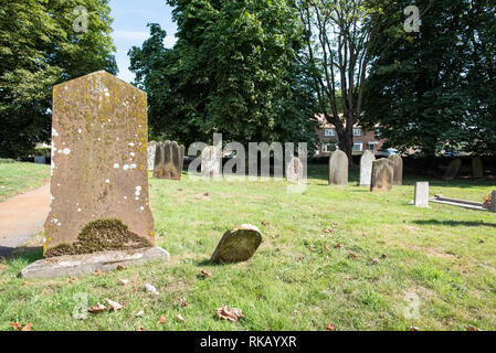 Chiesa grave Yard Burton Fleming Yorkshire orientale Regno Unito Foto Stock