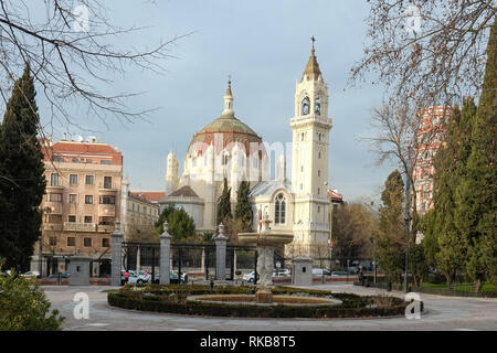 Chiesa di San Manuel y San Benito, Calle de Alcalá, Madrid, Spagna Foto Stock