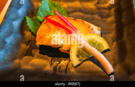 Arredate con gusto pesce giapponese a Kyoto, Giappone Foto Stock