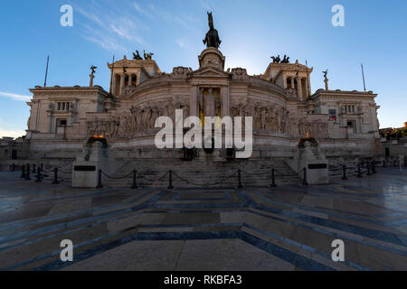 Monumento Vittoriano, Altare della Patria, a Vittorio Emanuele II in Piazza Venezia, Roma, Italia Foto Stock