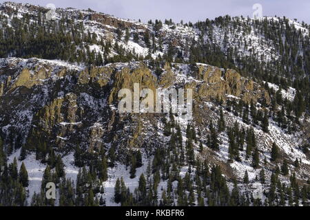 Aspre montagne in Idaho centrale Foto Stock