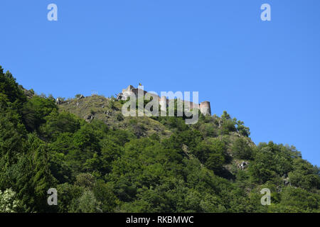 Rovine del Castello di Poenari sul Monte Cetatea. Vero e proprio castello di Dracula, Romania. Foto Stock
