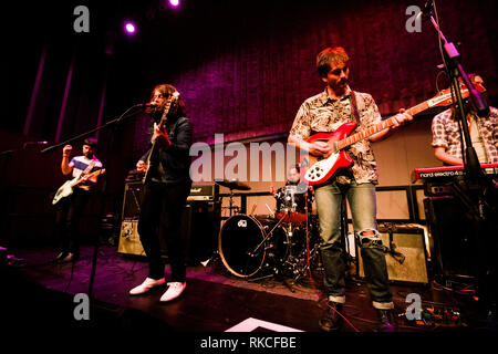 Cambridge, Regno Unito. Il 10 febbraio, 2019. American indie rock band Gringo Star esegue live a piani centro del campo in Eddington banda di supporto ...e saprete noi dal sentiero dei morti. Richard Etteridge / Alamy Live News Foto Stock