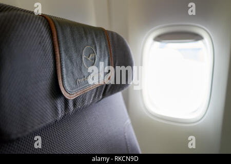 NEW YORK - MARZO 13, 2016: interni di Boeing 747-8I. Il Boeing 747 è un Americano wide-body jet commerciale aereo di linea e aerei cargo, spesso referr Foto Stock