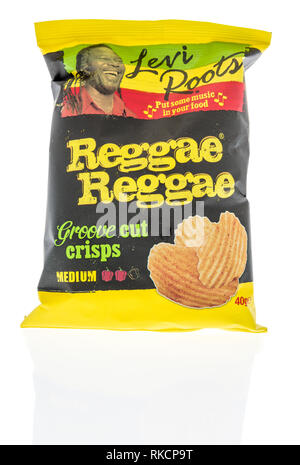 Winneconne, WI - 5 Febbraio 2019: un pacchetto Levi Roots Reggae Reggae scanalatura tagliata chip su un sfondo isolato Foto Stock