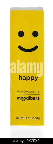 Winneconne, WI - 8 Febbraio 2019: un pacchetto di Moodibars felice candy bar isolato su un background Foto Stock