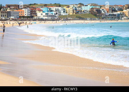 La spiaggia di Bondi in estate a Sydney, Australia. Foto Stock