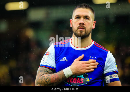 Il 10 febbraio 2019, Carrow Road, Norfolk, Inghilterra; Sky scommessa campionato, Norwich City vs Ipswich Town ; Luca camere (04) di Ipswich mostra il suo apprezzamento per gli appassionati dopo il fischio finale Credito: Georgie Kerr/News immagini English Football League immagini sono soggette a licenza DataCo Foto Stock