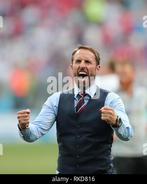 GARETH SOUTHGATE CELEBRA LA VITTORIA DI PANAMA INGHILTERRA V PANAMA INGHILTERRA V PANAMA , 2018 FIFA WORLD CUP RUSSIA Nizhny Novgorod Stadium, Nizhny Novgorod, Russia 24 giugno 2018 GBC8712 2018 FIFA World Cup Russia ATTENZIONE! Questa fotografia può essere utilizzata solo per il giornale e/o rivista scopi editoriali. Non possono essere utilizzate per pubblicazioni riguardanti 1 player, 1 Club o 1 concorrenza senza autorizzazione scritta da parte di Football DataCo Ltd. Per qualsiasi domanda, contattare Football DataCo Ltd il +44 (0) 207 864 9121 Foto Stock