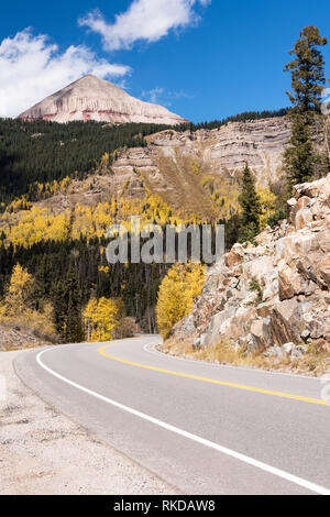 Ingegnere in montagna di San Juan Mountains lungo il San Juan Skyway, Colorado. Foto Stock